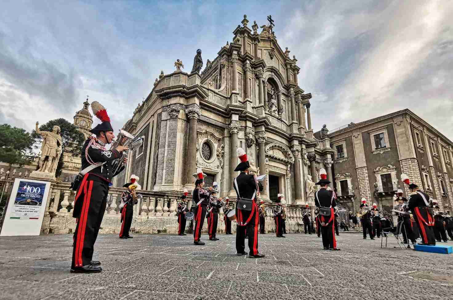 Milite Ignoto, concerto fanfara in piazza Duomo