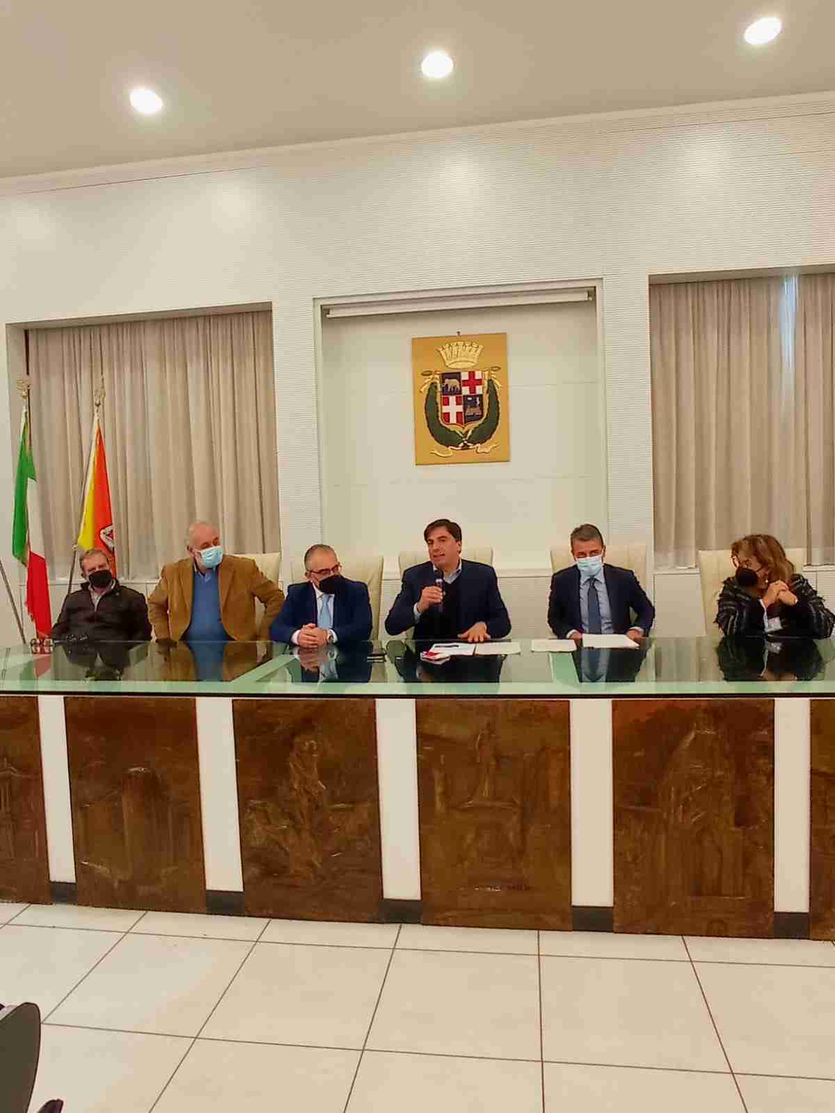 Il sindaco metropolitano Pogliese incontra i dirigenti scolastici e gli studenti del Polivalente 