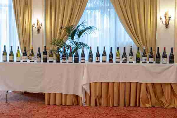 Il vino dell’Etna con 121 cantine recensite e 33 vini imperdibili