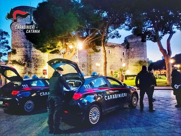 Catania: in discoteca col colpo in canna, arrestato