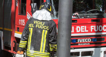 Incendio a Catania, messe in salvo 15 famiglie