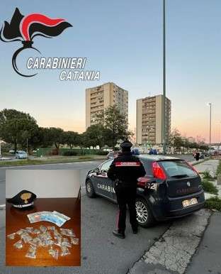 Catania: girava in scooter con la droga in tasca, arrestato