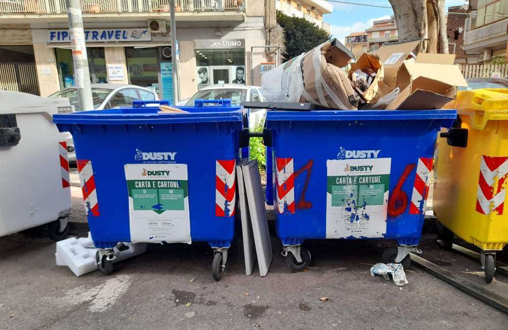 Tariffe rifiuti, “maglia nera alla città di Catania”