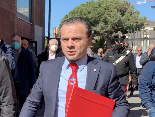 Cateno De Luca, “ecco il nostro candidato sindaco di Catania”
