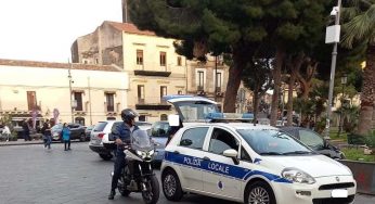 Controlli Polizia Municipale in piazza Federico di Svevia