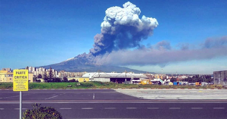 Etna, aumento dell’attivita’ esplosiva al cratere di sud-est