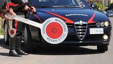 Catania: non si ferma all’alt dei carabinieri perché senza patente, arrestato