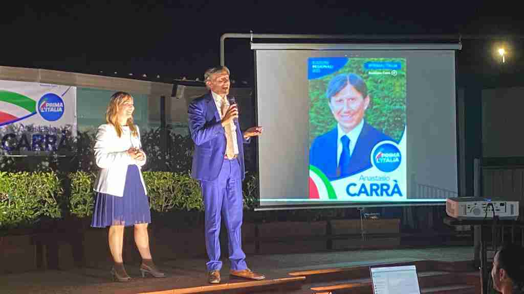 Anastasio Carra’: una grande folla a salutare la sua candidatura alle regionali