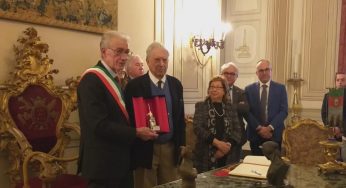 Portoghese consegna Elefantino d’argento al premio Nobel Vargas Llosa