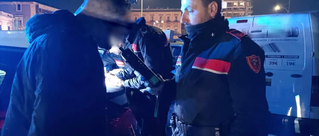 Guida in stato di ebbrezza, i Carabinieri ritirano 4 patenti