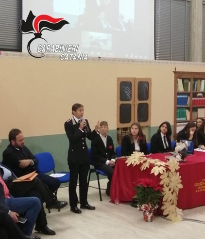 I Carabinieri spiegano la cultura della legalità nelle scuole della provincia di Catania