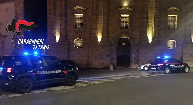 Caltagirone: controlli notturni dei Carabinieri nelle aree della movida, un arresto
