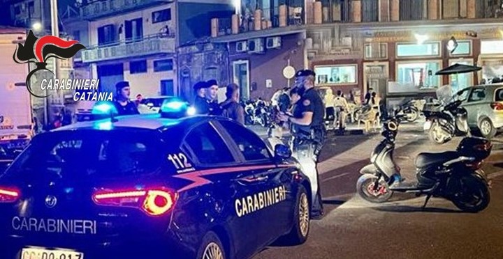 Controlli dei carabinieri a Gravina di Catania e Tremestieri Etneo