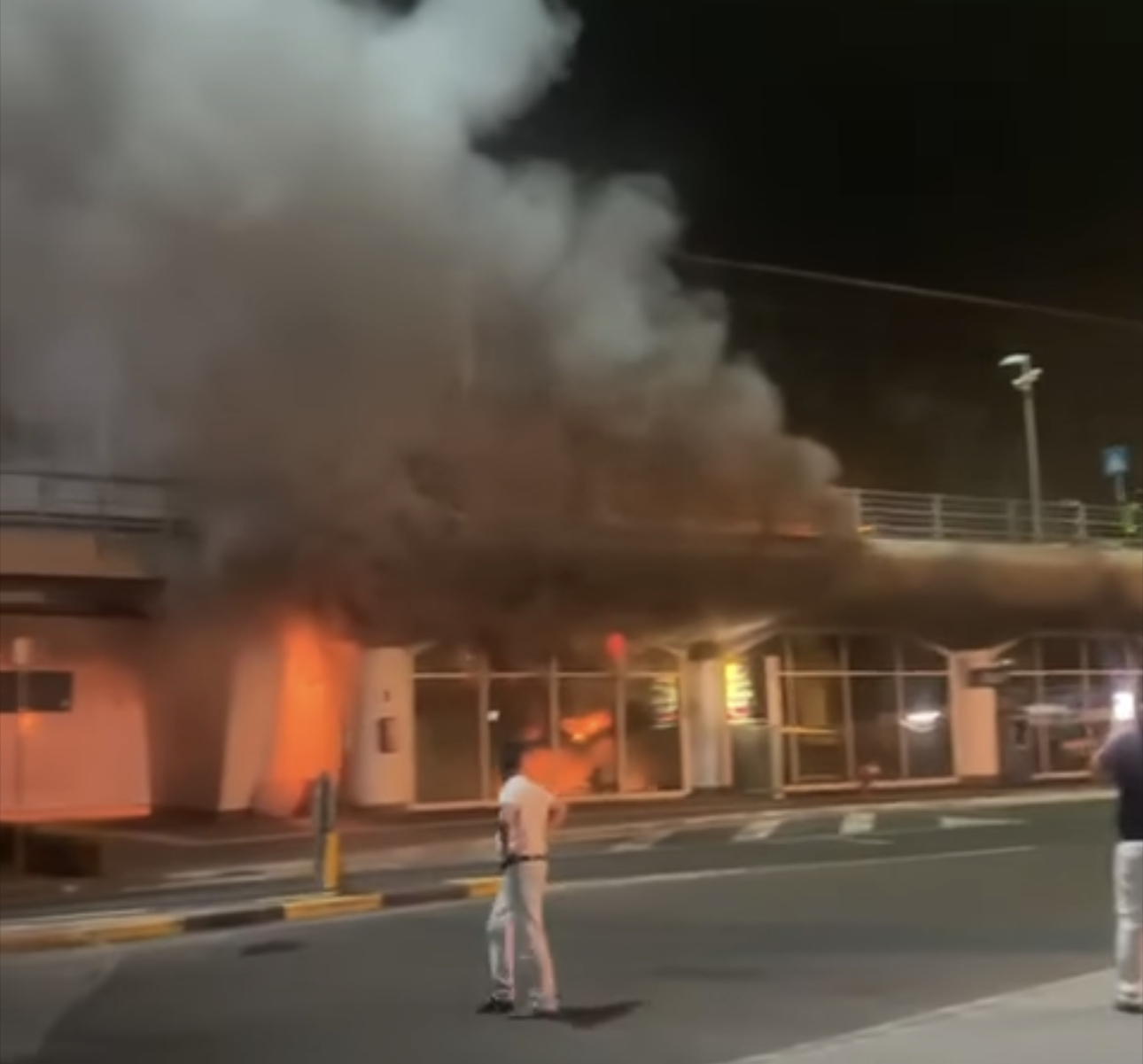 Incendio aeroporto: forse causato da un cavo