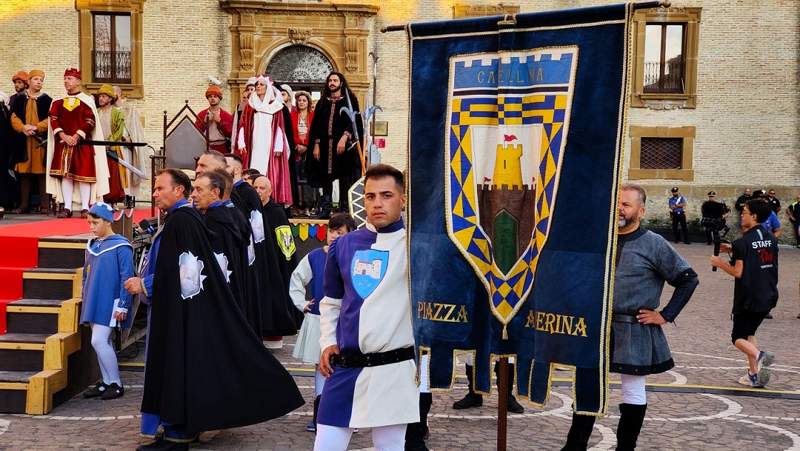 Piazza Armerina, il conte Ruggero si mette… a Nudo