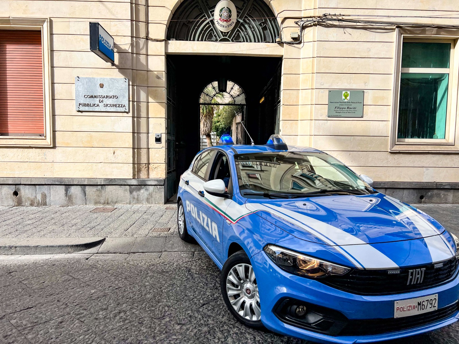 Minori scoperti in un centro scommesse ad Acireale: scatta la multa e il rischio chiusura