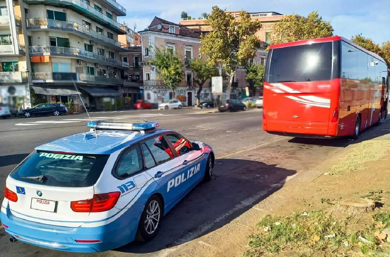 Furbetti della corsia d’emergenza, ritirate 13 patenti a Catania