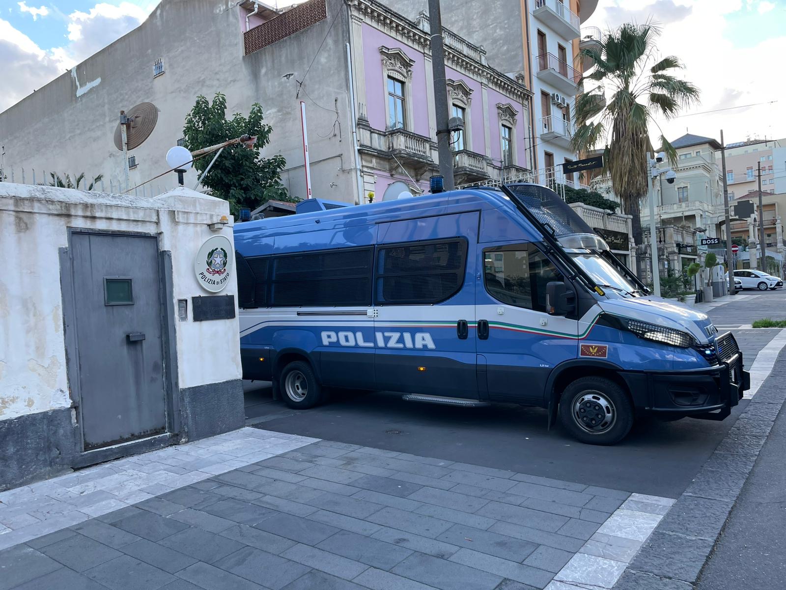 Incidente sulla A18, giovani feriti soccorsi da agenti del reparto Mobile di Catania