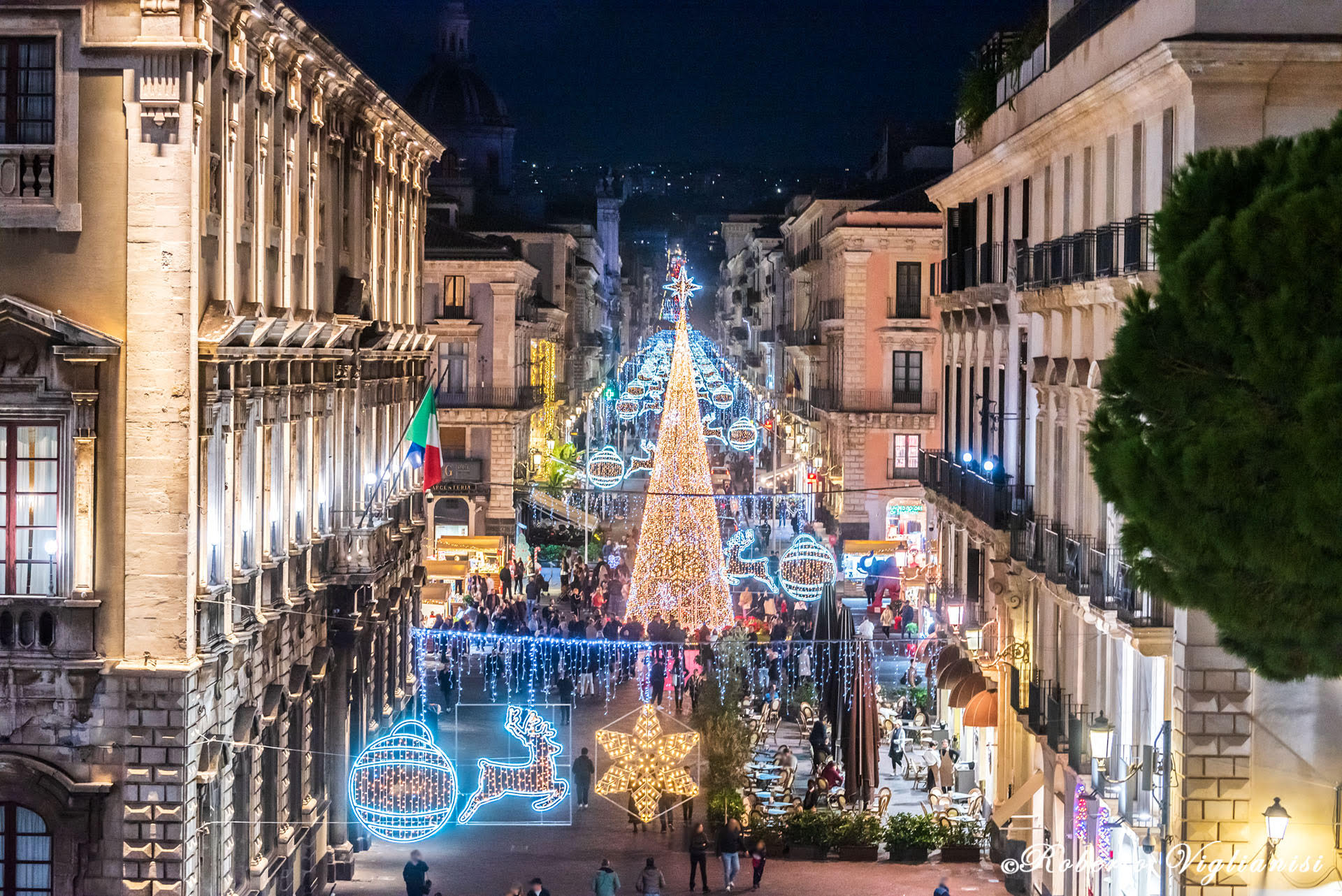 Natale 2023, Trantino accende l’atmosfera Natalizia nella Città di Catania