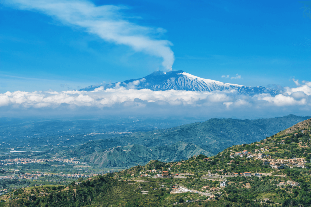Etna: allerta, da ‘Attenzione’ a ‘Preallarme’