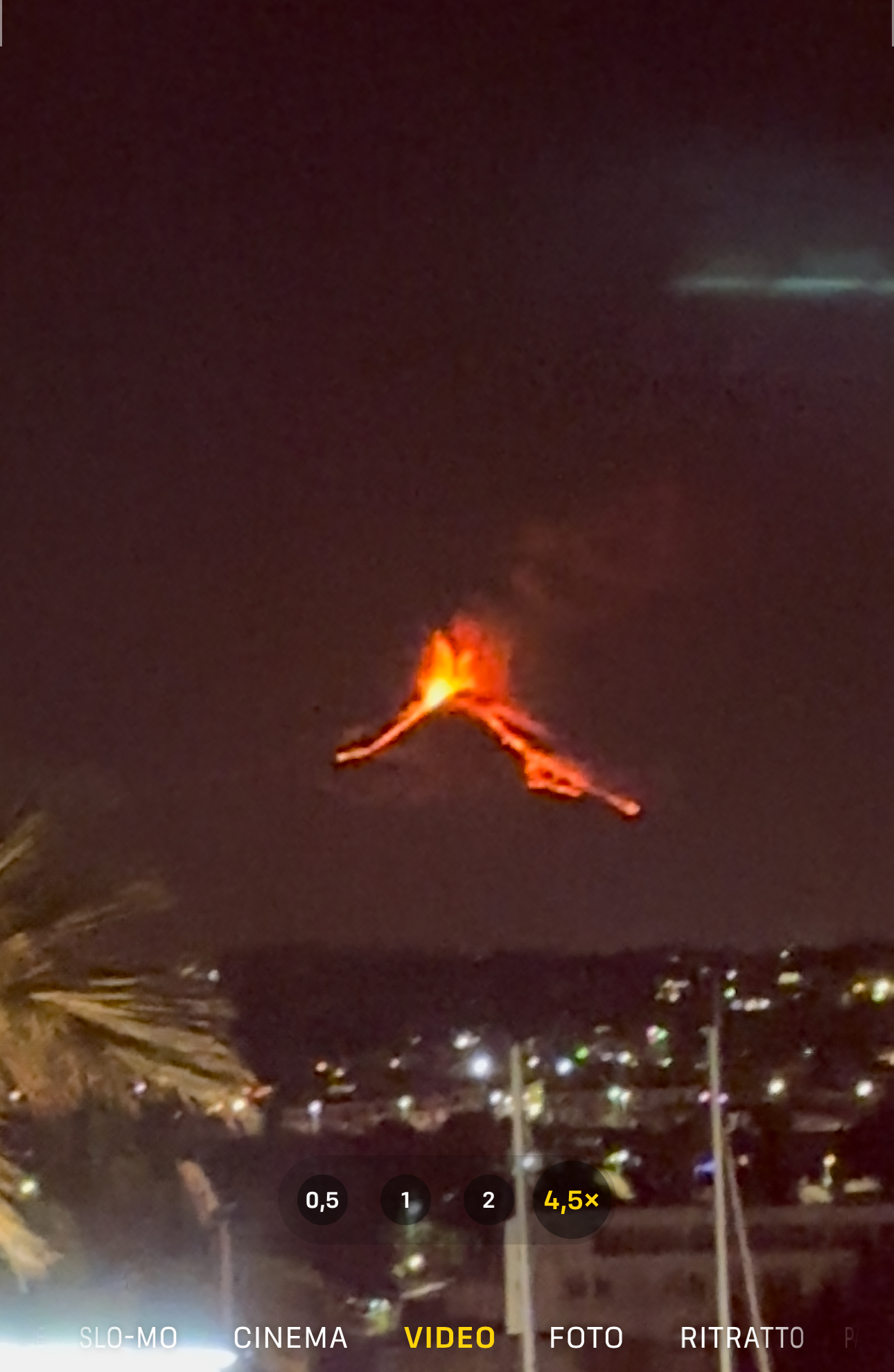 Spettacolare eruzione dell’Etna