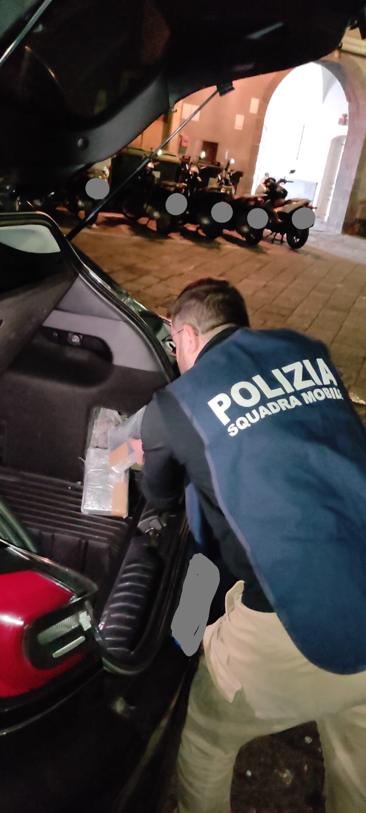 In possesso di 2 kg di cocaina, arrestati giovani