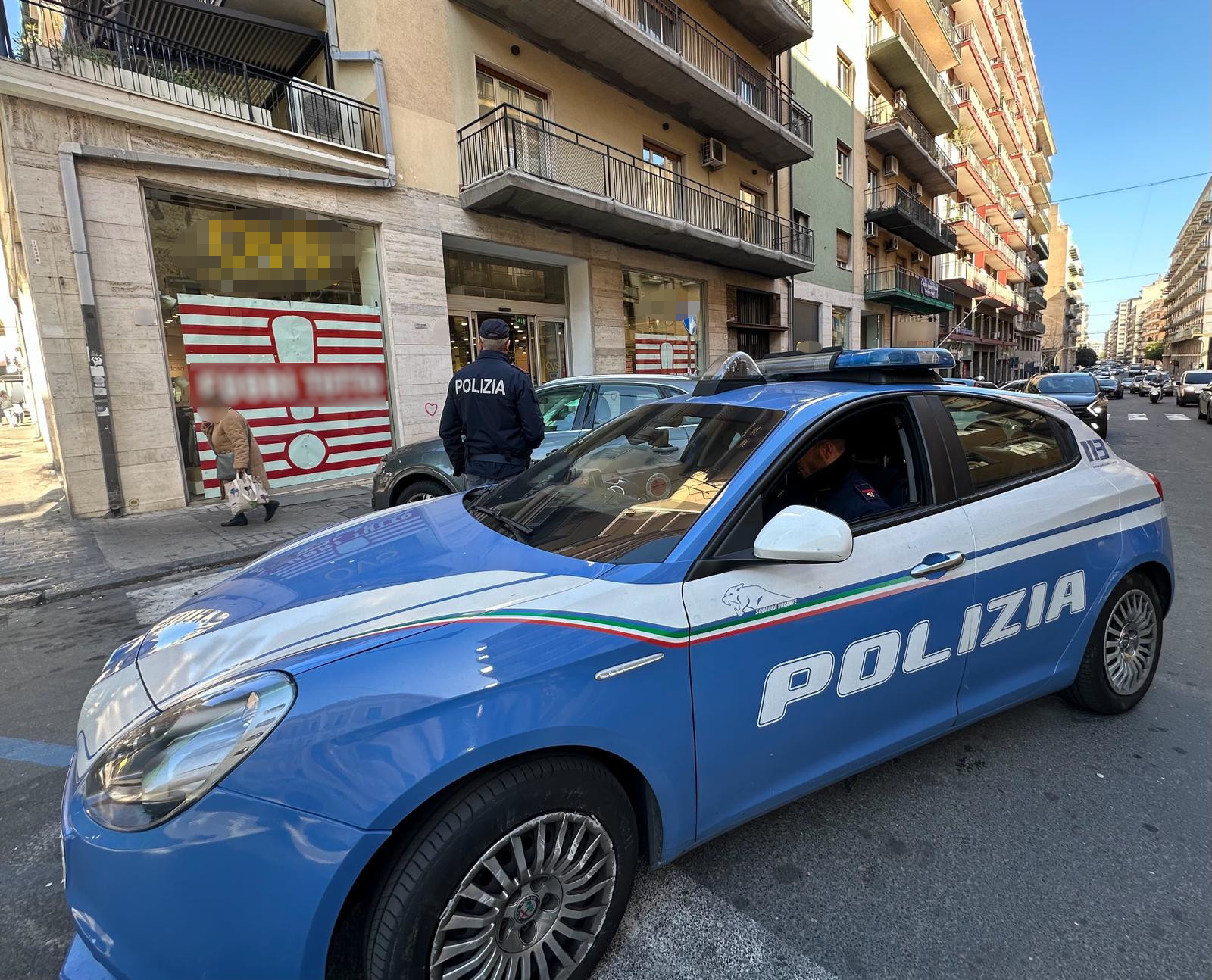 Aggredisce la commessa, taccheggiatrice arrestata per rapina