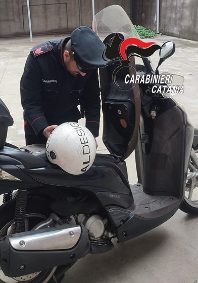 Misterbianco: colpo d’occhio dei Carabinieri e viene arrestato con droga e soldi
