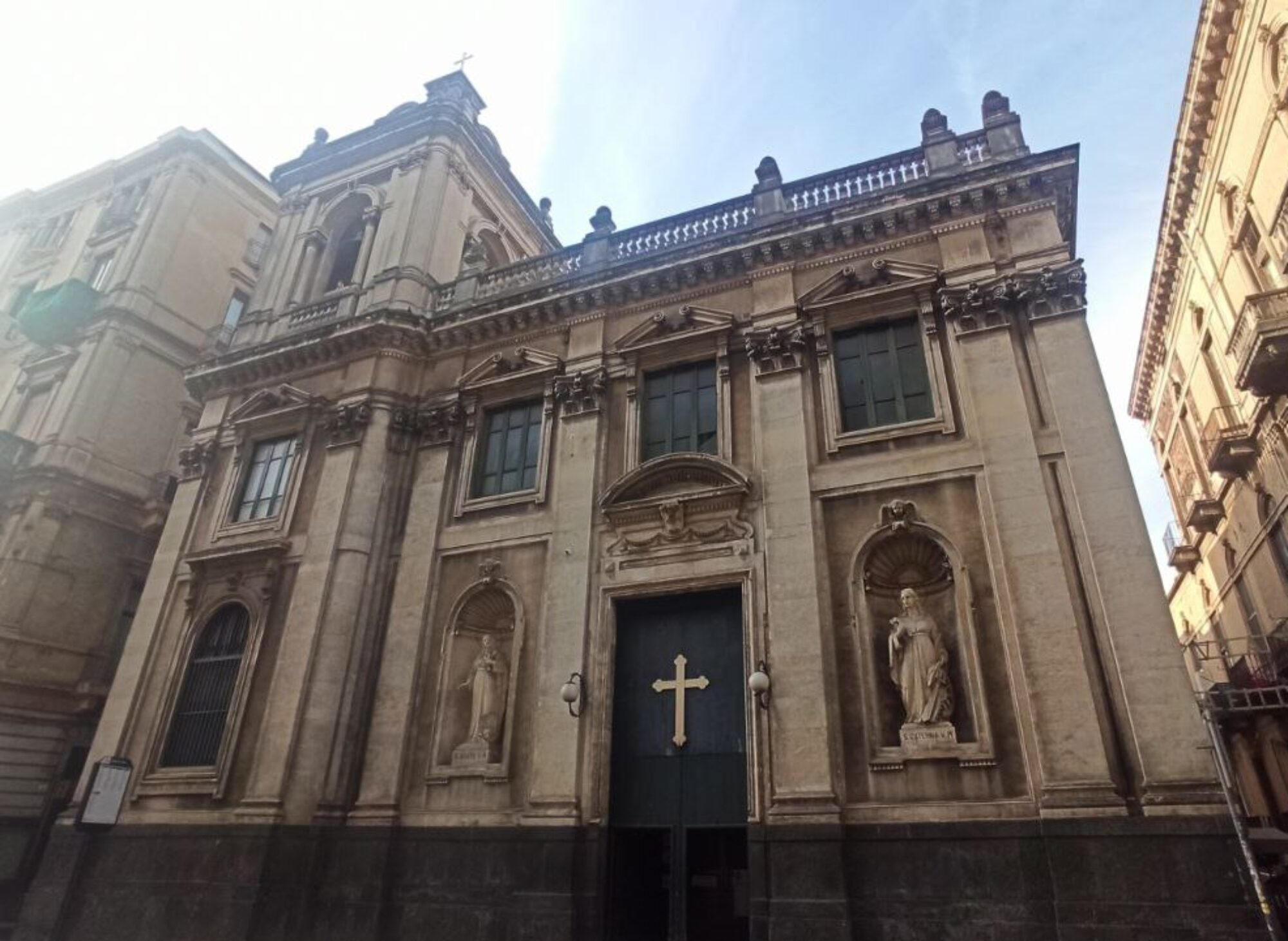 Messa per Mussolini, vescovo Catania chiude la chiesa