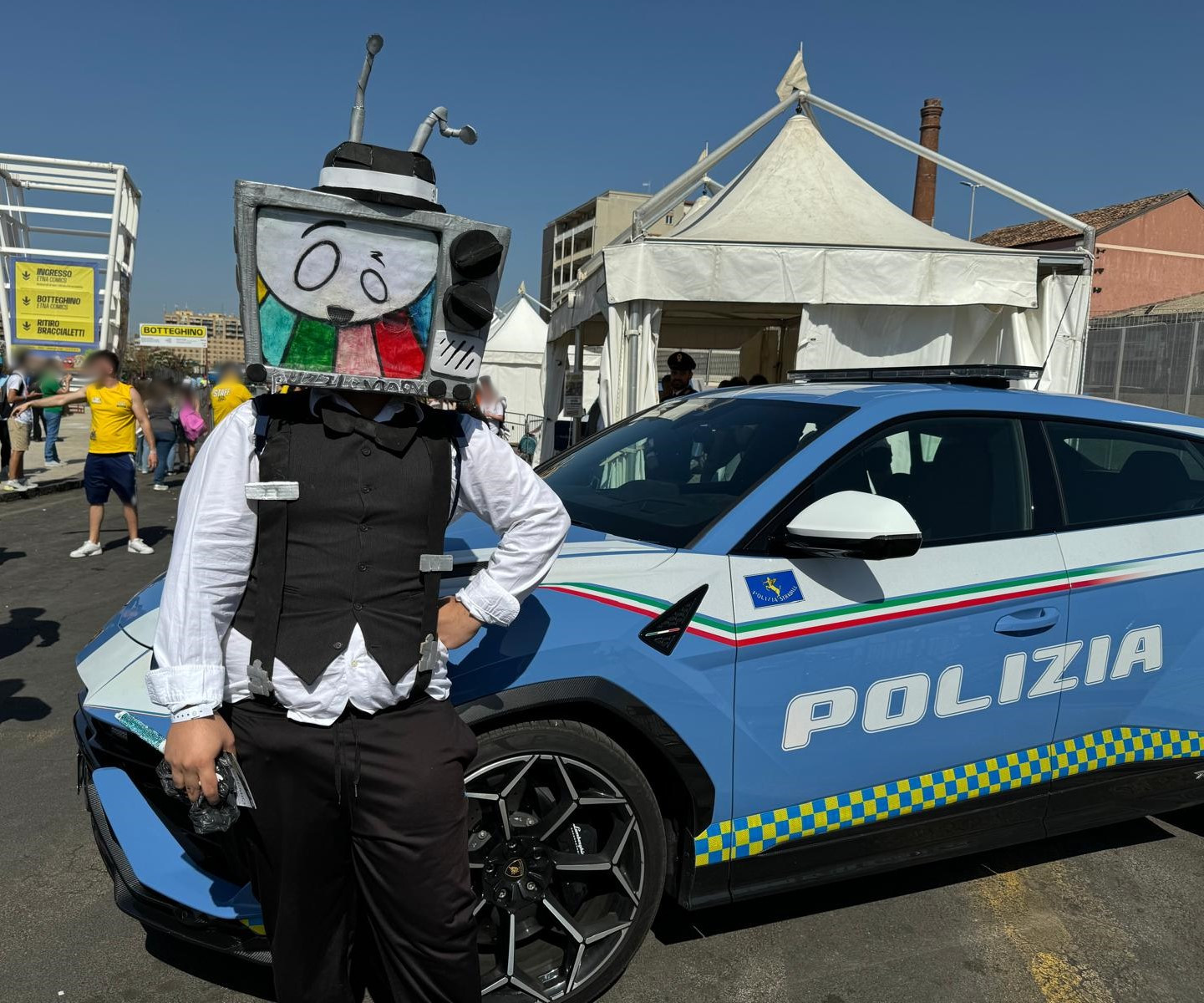 Spazio della Polizia tra gli stand espositivi di “Etna Comics”