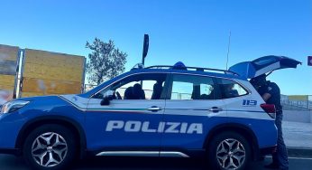 Avrebbe molestato diverse persone, denunciato