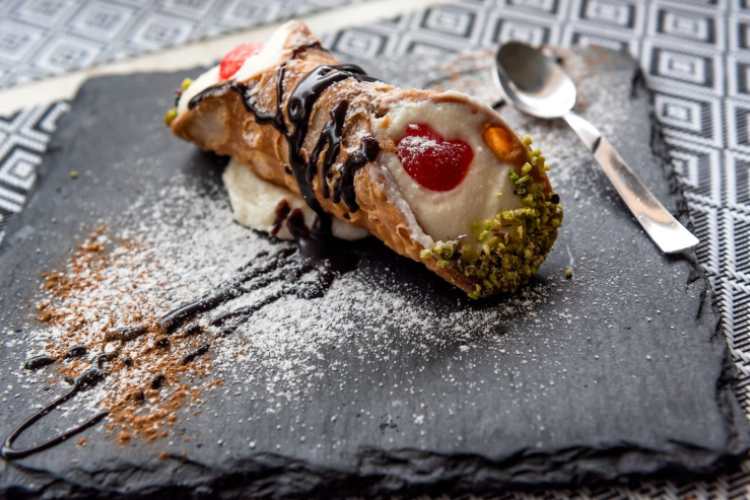 Cannolo siciliano vegano