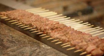 Arrosticini, ti hanno sempre detto una bugia: i migliori li fanno in Sicilia | In pochissimi lo sanno