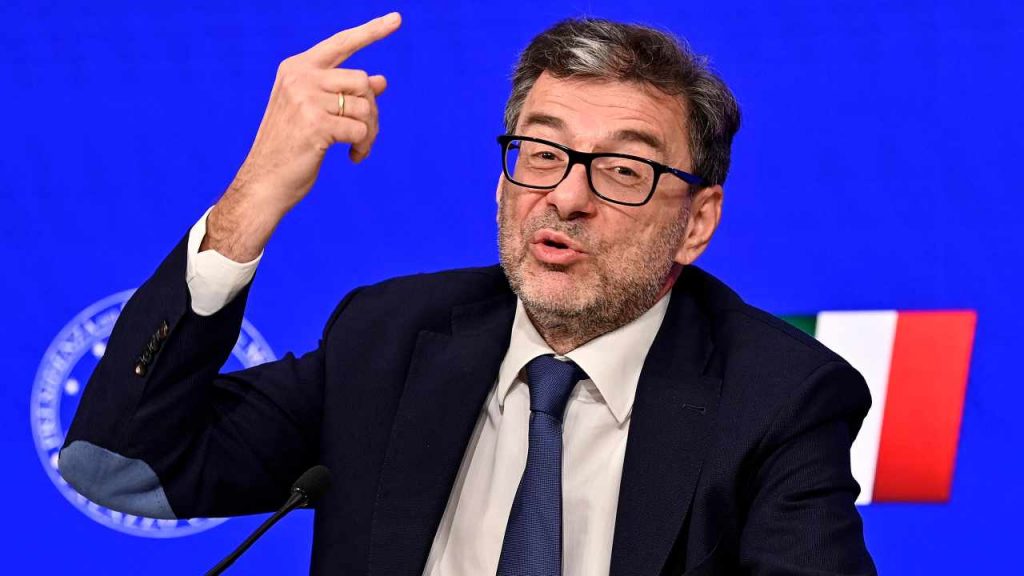 Giorgetti fa un trabocchetto agli italiani